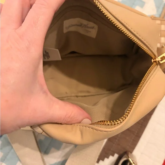 Universal Thread Tan Crossbody Bag and coin wallet - Picture 7 of 7